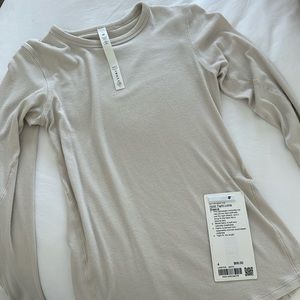 Lululemon Hold Tight Long Sleeve - NWT size 4
